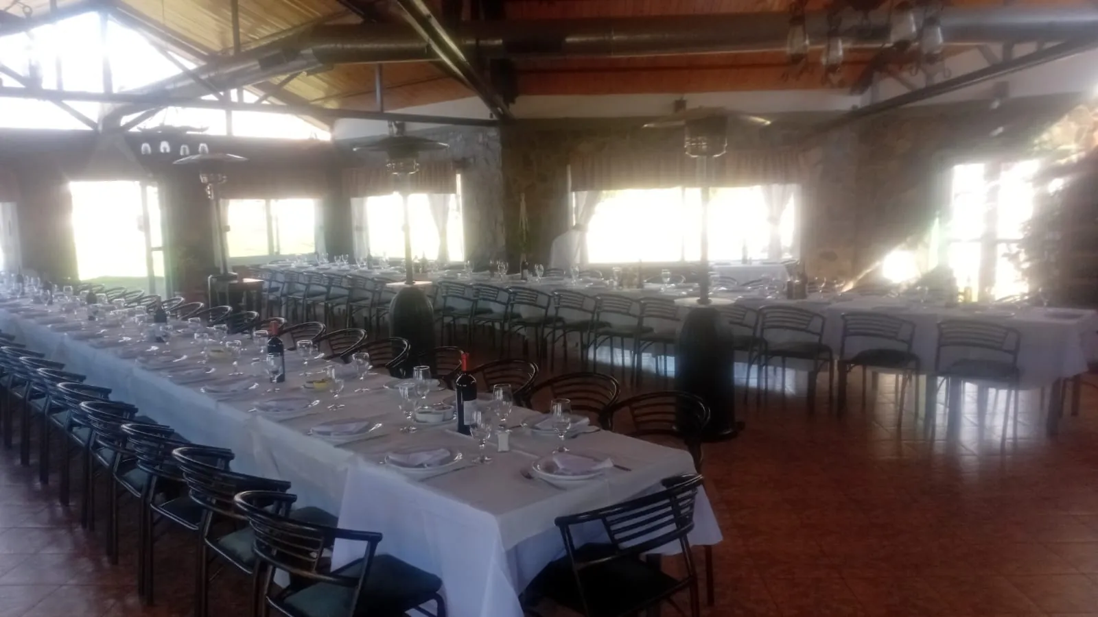 El salón armado para un evento